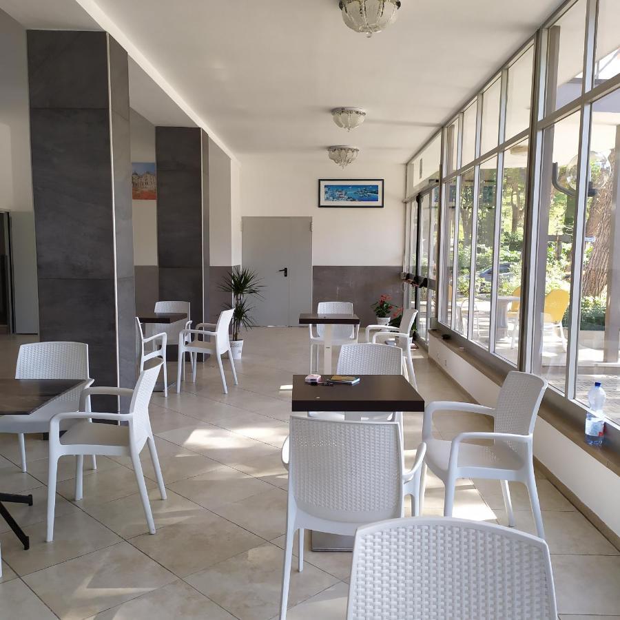 Hotel Madonna Del Pino 체르비아 외부 사진