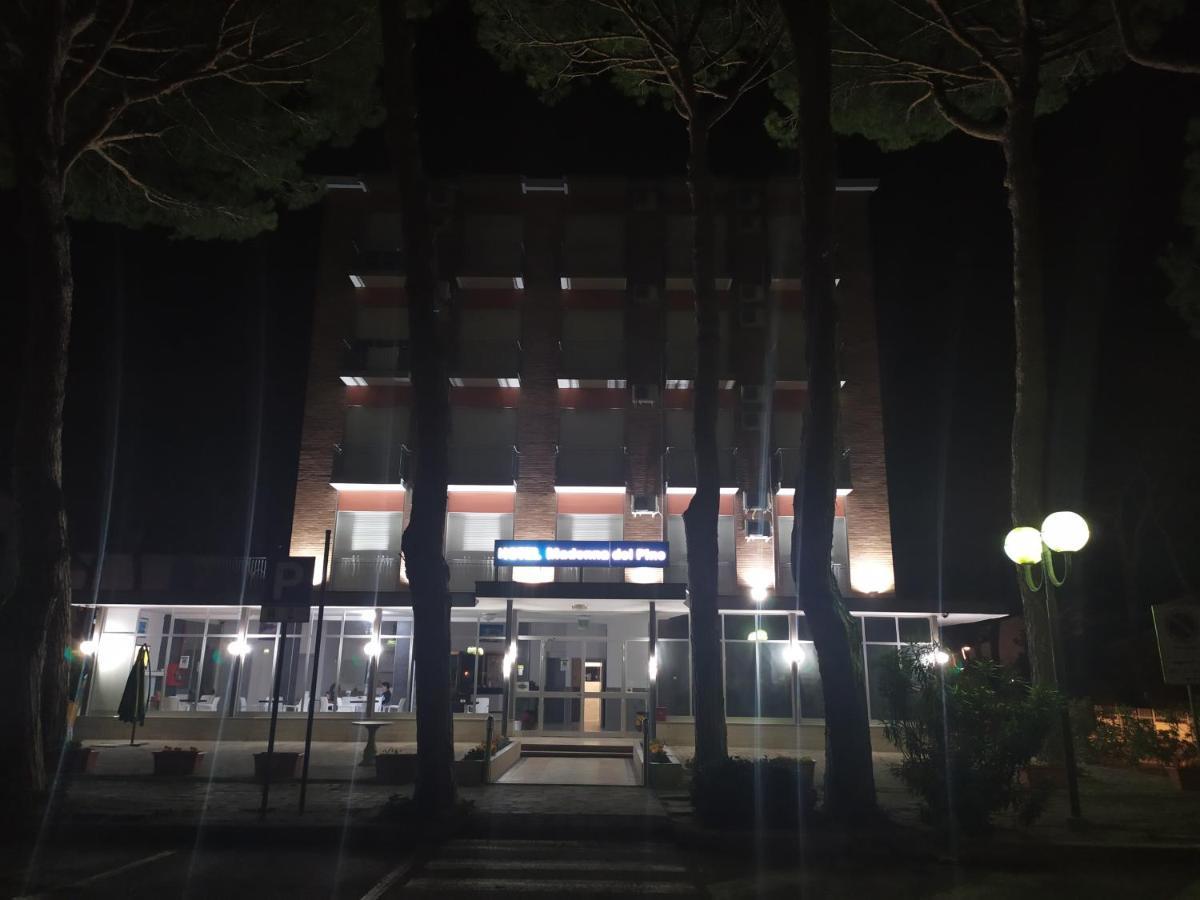 Hotel Madonna Del Pino 체르비아 외부 사진